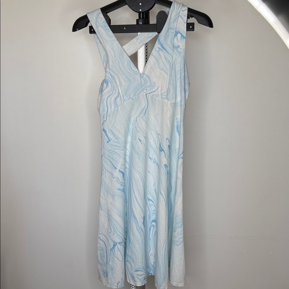Chic Blue Swirl Midi Dress